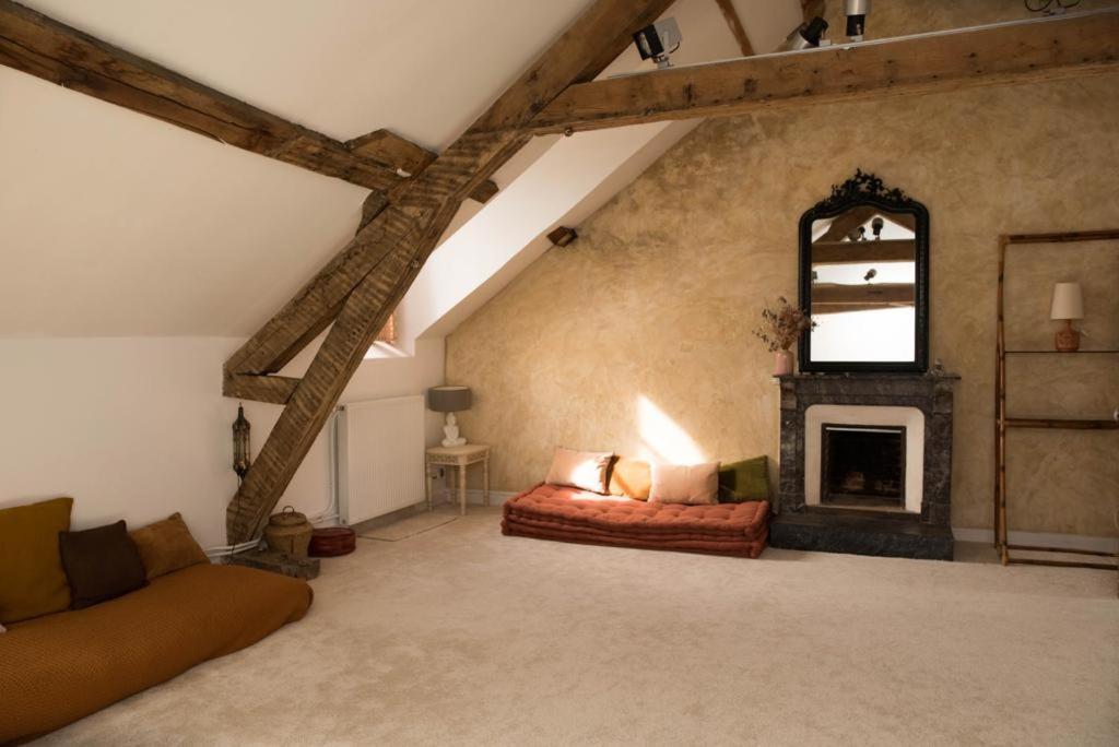 Maison D'Hotes La Doucelle Culture Et Bien-Etre Lignieres-Orgeres ภายนอก รูปภาพ