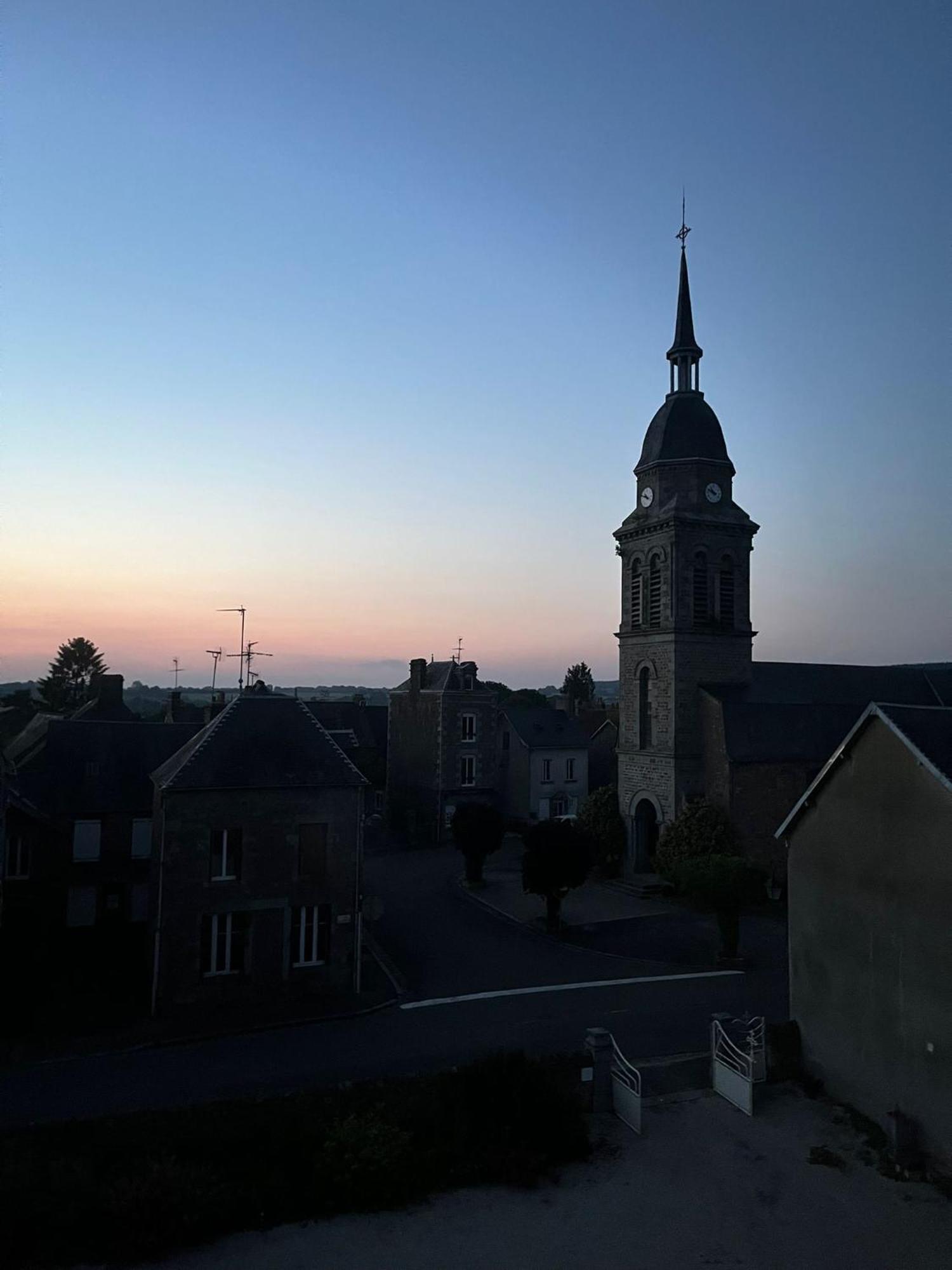 Maison D'Hotes La Doucelle Culture Et Bien-Etre Lignieres-Orgeres ภายนอก รูปภาพ